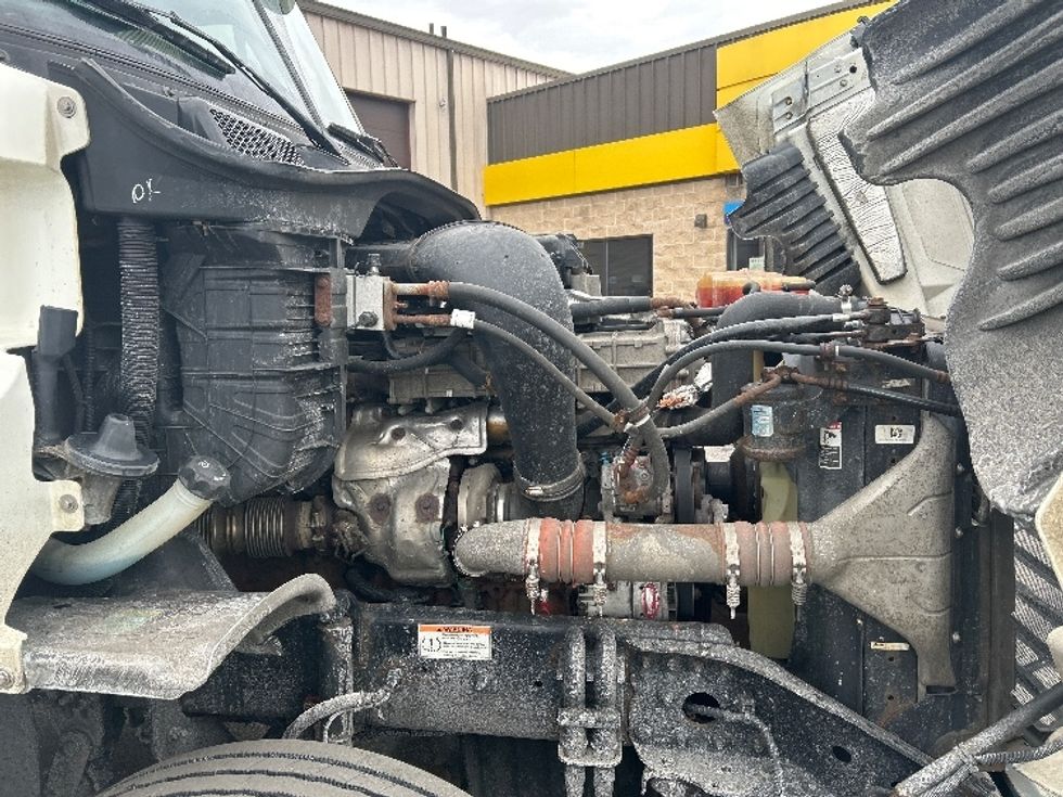 Day Cab Tractor-Heavy Duty Tractors-Freightliner-2019-Cascadia 12542ST-Chicopee-MA-304,331\n\t\tmiles-$ 26,250 - Image 15