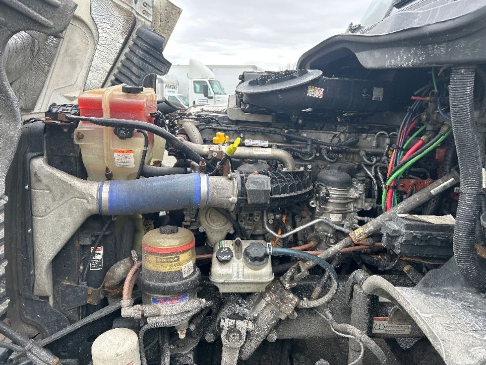 Day Cab Tractor-Heavy Duty Tractors-Freightliner-2019-Cascadia 12542ST-Chicopee-MA-304,331\n\t\tmiles-$ 26,250 - Image 16