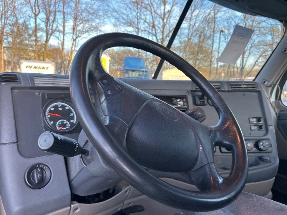 Day Cab Tractor-Heavy Duty Tractors-Freightliner-2019-Cascadia 12542ST-Cleveland-TN-367,933\n\t\tmiles-$ 36,750 - Image 11