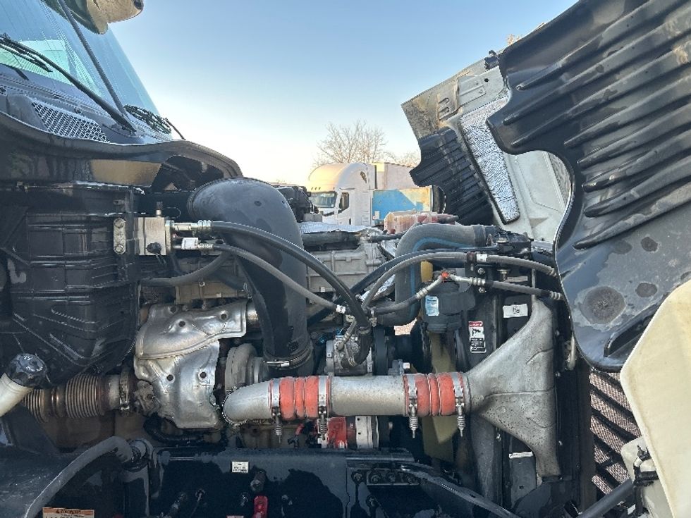 Day Cab Tractor-Heavy Duty Tractors-Freightliner-2019-Cascadia 12542ST-Cleveland-TN-367,933\n\t\tmiles-$ 36,750 - Image 15