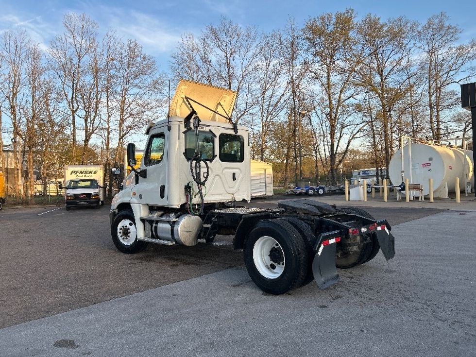 Day Cab Tractor-Heavy Duty Tractors-Freightliner-2019-Cascadia 12542ST-Cleveland-TN-367,933\n\t\tmiles-$ 36,750 - Image 5