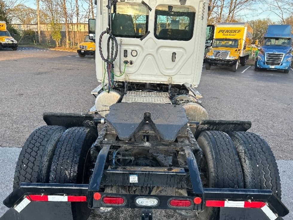 Day Cab Tractor-Heavy Duty Tractors-Freightliner-2019-Cascadia 12542ST-Cleveland-TN-367,933\n\t\tmiles-$ 36,750 - Image 6