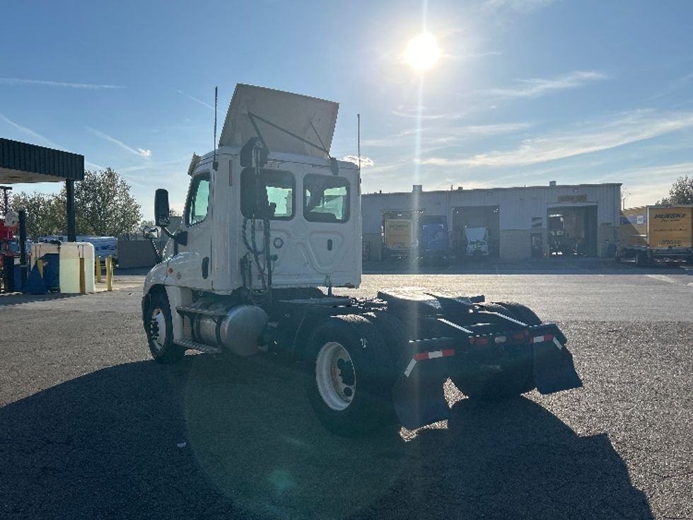 Day Cab Tractor-Heavy Duty Tractors-Freightliner-2019-Cascadia 12542ST-Cleveland-TN-408,679\n\t\tmiles-$ 34,500 - Image 5