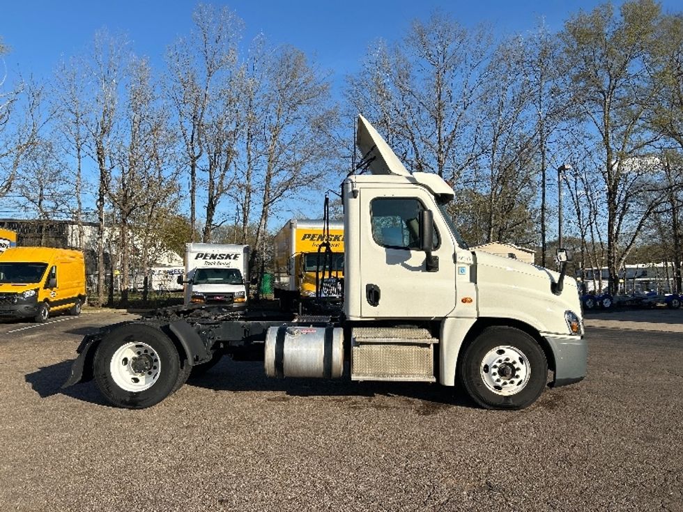 Day Cab Tractor-Heavy Duty Tractors-Freightliner-2019-Cascadia 12542ST-Cleveland-TN-408,679\n\t\tmiles-$ 34,500 - Image 8