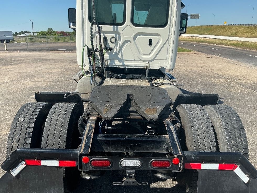 Day Cab Tractor-Heavy Duty Tractors-Freightliner-2019-Cascadia 12542ST-Dallas-TX-425,520\n\t\tmiles-$ 25,500 - Image 6