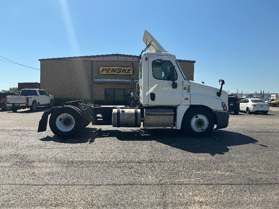 Day Cab Tractor-Heavy Duty Tractors-Freightliner-2019-Cascadia 12542ST-Dallas-TX-425,520\n\t\tmiles-$ 25,500 - Image 8