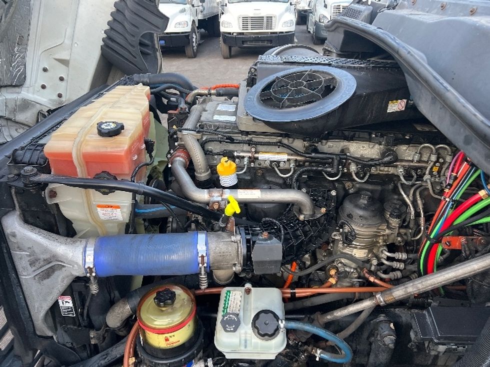 Day Cab Tractor-Heavy Duty Tractors-Freightliner-2019-Cascadia 12542ST-Dayton-NJ-282,425\n\t\tmiles-$ 41,500 - Image 16