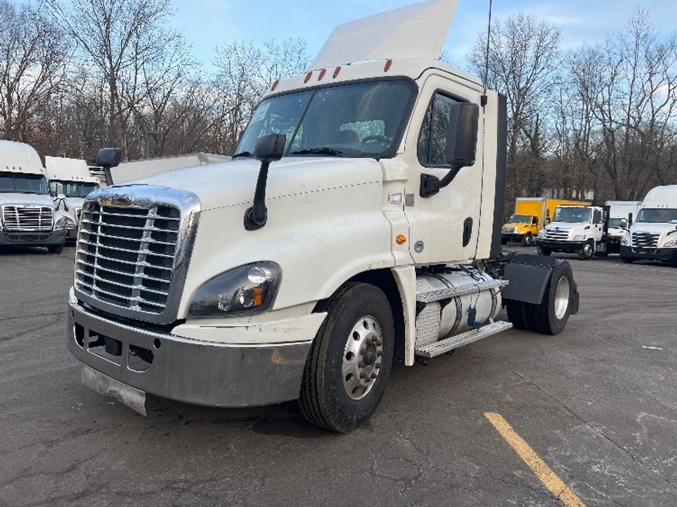 Day Cab Tractor-Heavy Duty Tractors-Freightliner-2019-Cascadia 12542ST-Dayton-NJ-282,425\n\t\tmiles-$ 41,500 - Image 3