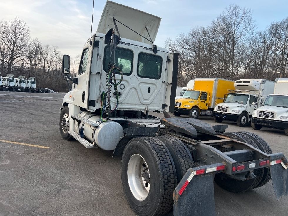 Day Cab Tractor-Heavy Duty Tractors-Freightliner-2019-Cascadia 12542ST-Dayton-NJ-282,425\n\t\tmiles-$ 41,500 - Image 5
