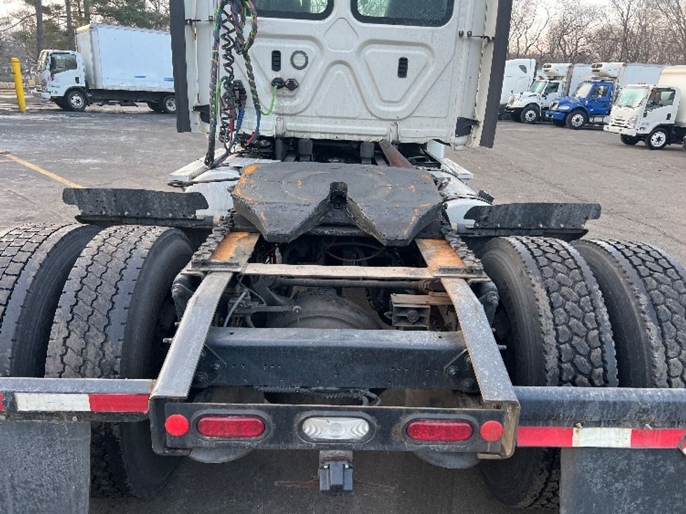 Day Cab Tractor-Heavy Duty Tractors-Freightliner-2019-Cascadia 12542ST-Dayton-NJ-282,425\n\t\tmiles-$ 41,500 - Image 6