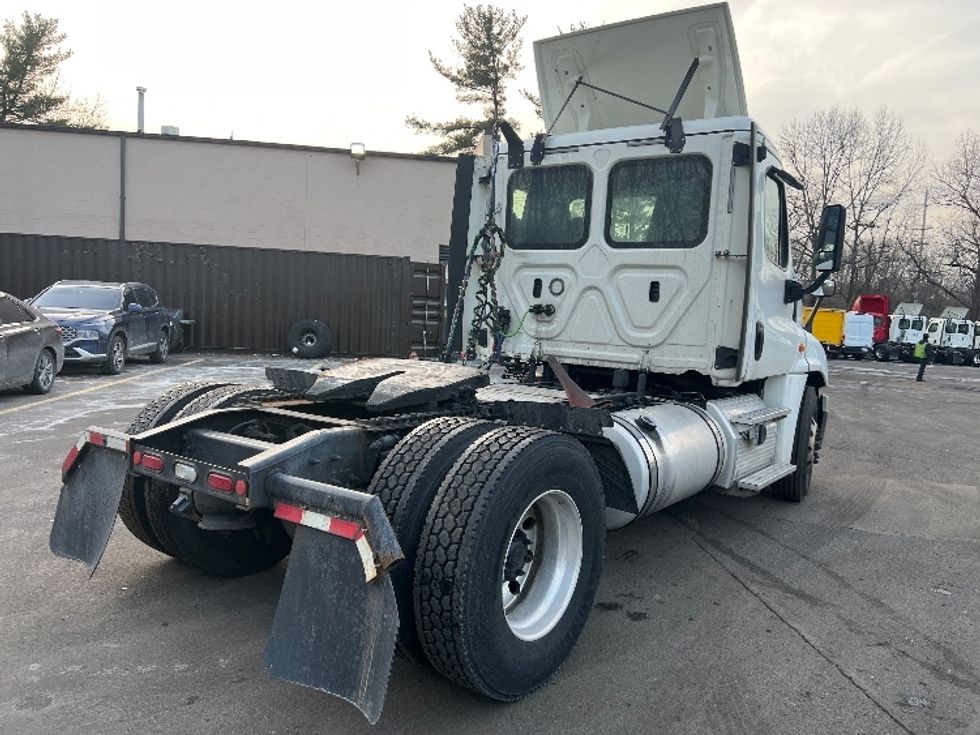 Day Cab Tractor-Heavy Duty Tractors-Freightliner-2019-Cascadia 12542ST-Dayton-NJ-282,425\n\t\tmiles-$ 41,500 - Image 7