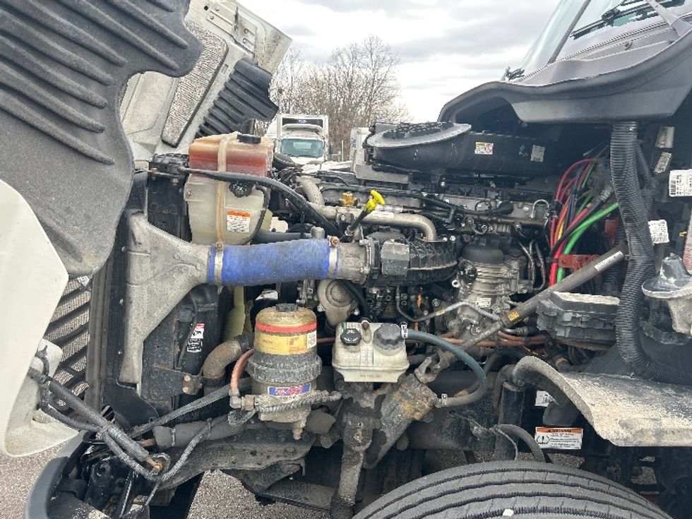 Day Cab Tractor-Heavy Duty Tractors-Freightliner-2019-Cascadia 12542ST-Dayton-OH-392,657\n\t\tmiles-$ 27,500 - Image 16