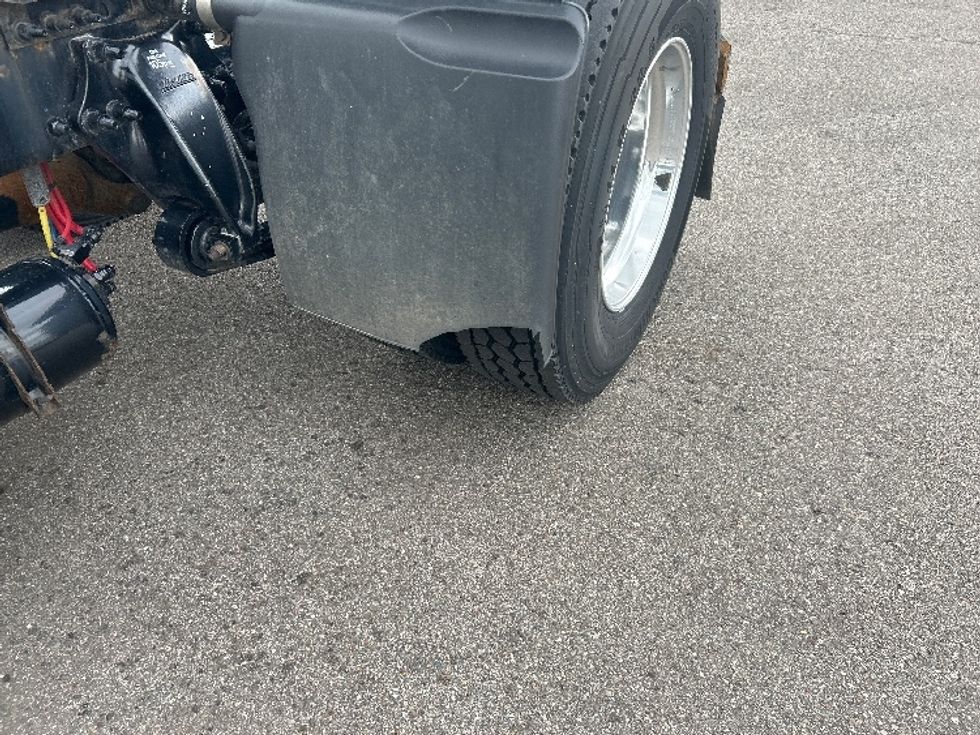 Day Cab Tractor-Heavy Duty Tractors-Freightliner-2019-Cascadia 12542ST-Dayton-OH-392,657\n\t\tmiles-$ 27,500 - Image 17