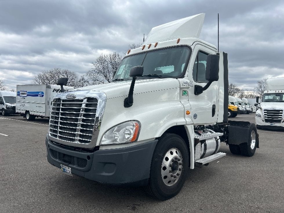 Day Cab Tractor-Heavy Duty Tractors-Freightliner-2019-Cascadia 12542ST-Dayton-OH-392,657\n\t\tmiles-$ 27,500 - Image 3