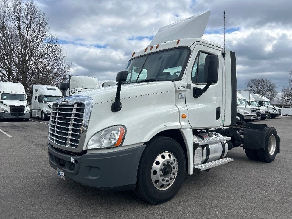 Day Cab Tractor-Heavy Duty Tractors-Freightliner-2019-Cascadia 12542ST-Dayton-OH-438,653\n\t\tmiles-$ 25,500 - Image 3