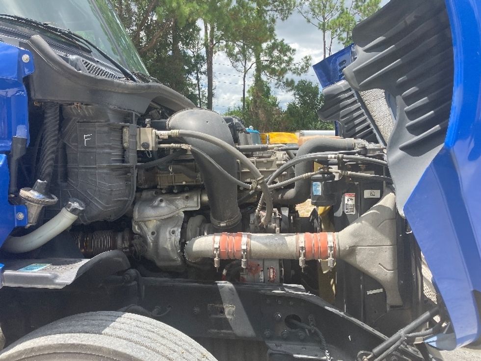 Day Cab Tractor-Heavy Duty Tractors-Freightliner-2019-Cascadia 12542ST-Daytona Beach-FL-408,110\n\t\tmiles-$ 28,000 - Image 15