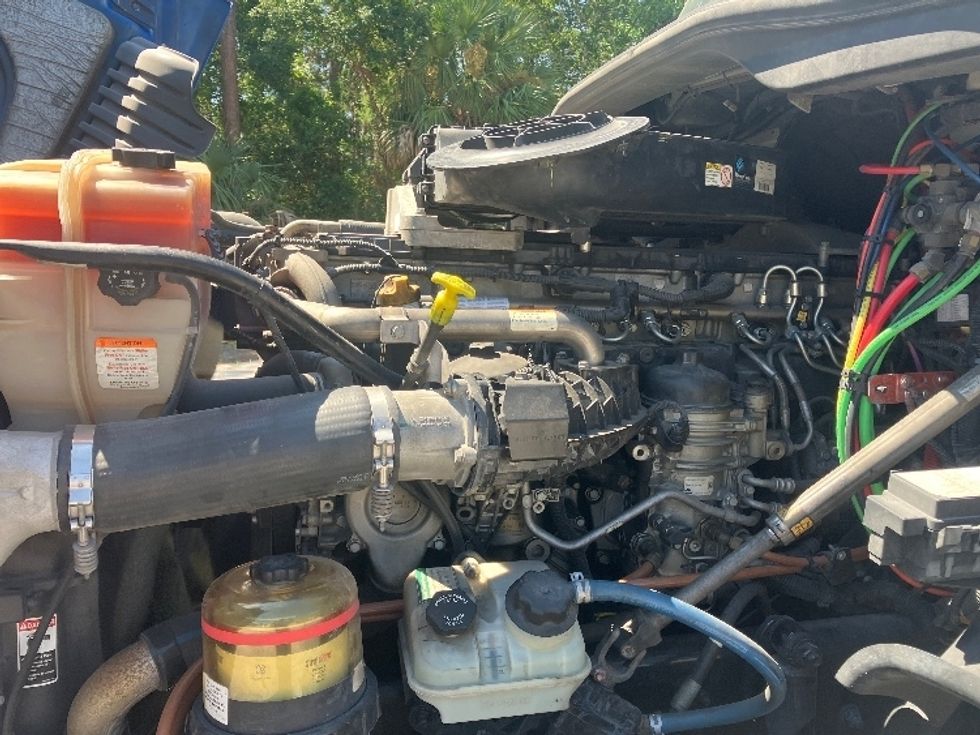 Day Cab Tractor-Heavy Duty Tractors-Freightliner-2019-Cascadia 12542ST-Daytona Beach-FL-408,110\n\t\tmiles-$ 28,000 - Image 16
