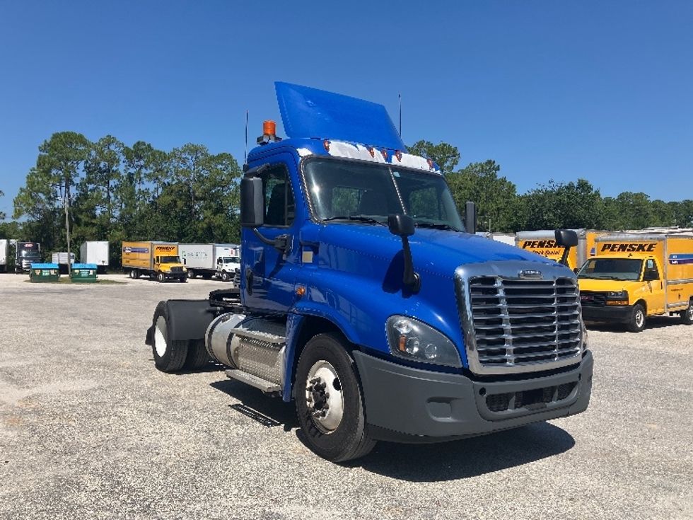 Day Cab Tractor-Heavy Duty Tractors-Freightliner-2019-Cascadia 12542ST-Daytona Beach-FL-408,110\n\t\tmiles-$ 28,000 - Image 3