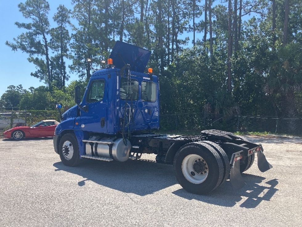 Day Cab Tractor-Heavy Duty Tractors-Freightliner-2019-Cascadia 12542ST-Daytona Beach-FL-408,110\n\t\tmiles-$ 28,000 - Image 5
