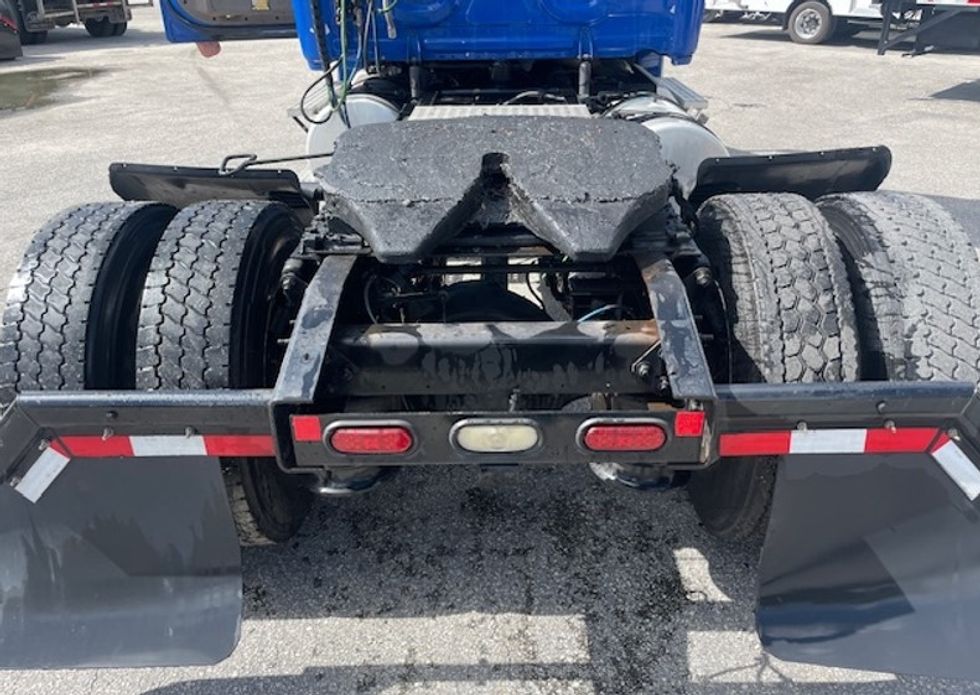 Day Cab Tractor-Heavy Duty Tractors-Freightliner-2019-Cascadia 12542ST-Daytona Beach-FL-408,110\n\t\tmiles-$ 28,000 - Image 6
