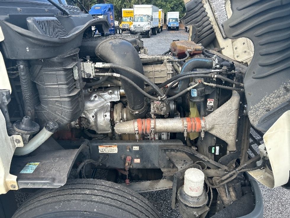 Day Cab Tractor-Heavy Duty Tractors-Freightliner-2019-Cascadia 12542ST-Duluth-GA-300,109\n\t\tmiles-$ 40,750 - Image 15