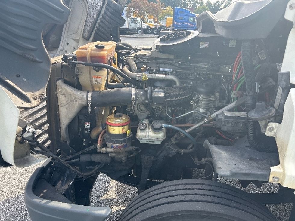 Day Cab Tractor-Heavy Duty Tractors-Freightliner-2019-Cascadia 12542ST-Duluth-GA-300,109\n\t\tmiles-$ 40,750 - Image 16