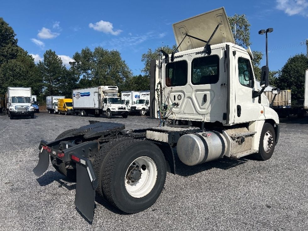 Day Cab Tractor-Heavy Duty Tractors-Freightliner-2019-Cascadia 12542ST-Duluth-GA-300,109\n\t\tmiles-$ 40,750 - Image 7
