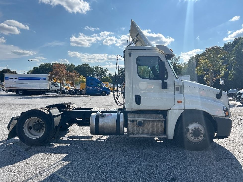 Day Cab Tractor-Heavy Duty Tractors-Freightliner-2019-Cascadia 12542ST-Duluth-GA-340,216\n\t\tmiles-$ 38,750 - Image 8