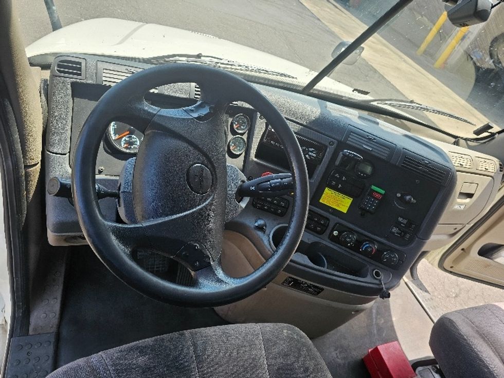 Day Cab Tractor-Heavy Duty Tractors-Freightliner-2019-Cascadia 12542ST-Edison-NJ-264,393\n\t\tmiles-$ 38,000 - Image 11