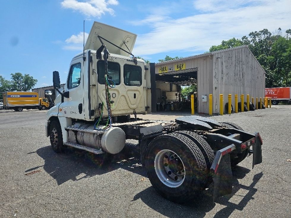Day Cab Tractor-Heavy Duty Tractors-Freightliner-2019-Cascadia 12542ST-Edison-NJ-264,393\n\t\tmiles-$ 38,000 - Image 5