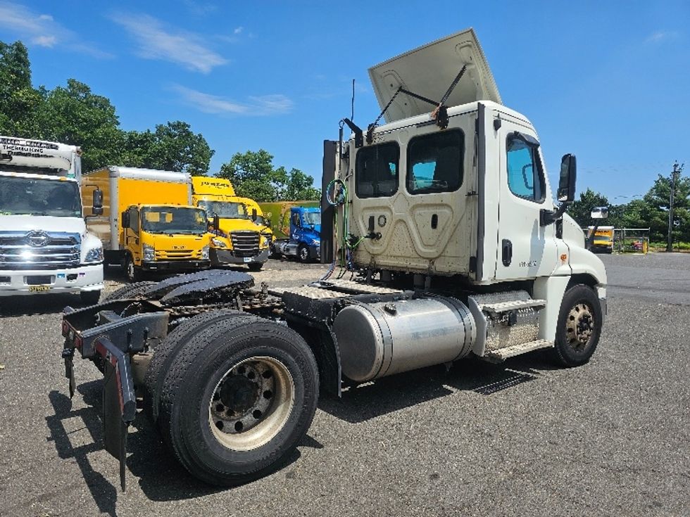 Day Cab Tractor-Heavy Duty Tractors-Freightliner-2019-Cascadia 12542ST-Edison-NJ-264,393\n\t\tmiles-$ 38,000 - Image 7