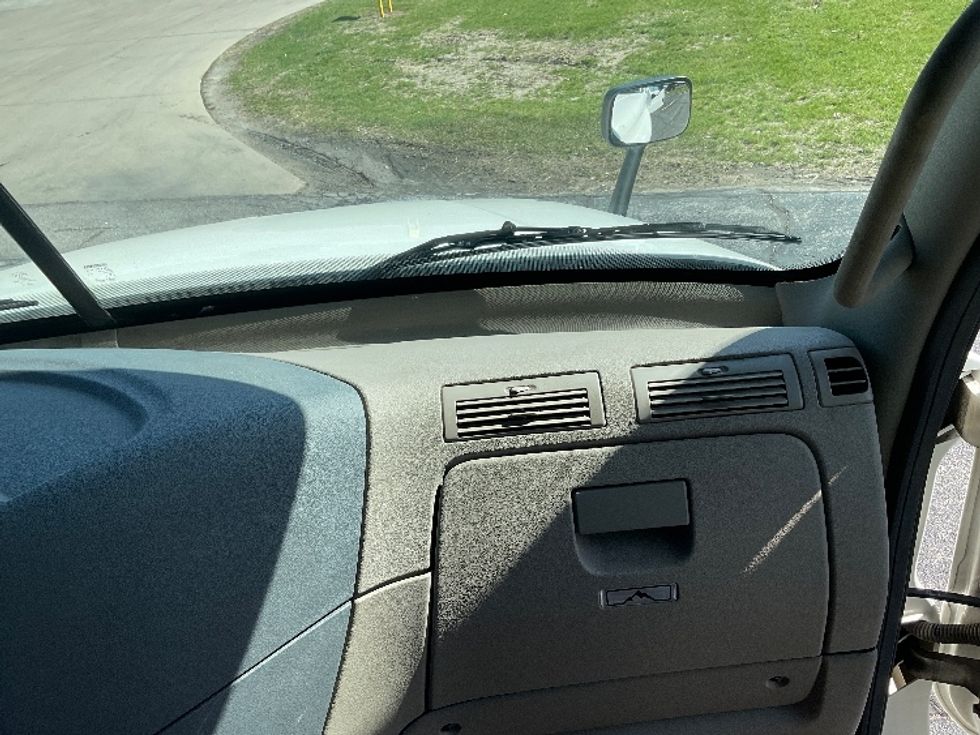 2019 Freightliner Cascadia 125" Sleeper Cab photo 12