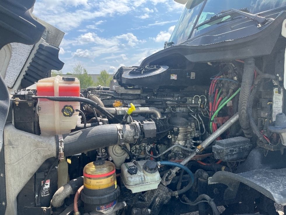 Day Cab Tractor-Heavy Duty Tractors-Freightliner-2019-Cascadia 12542ST-Elkhart-IN-394,832\n\t\tmiles-$ 30,000 - Image 16