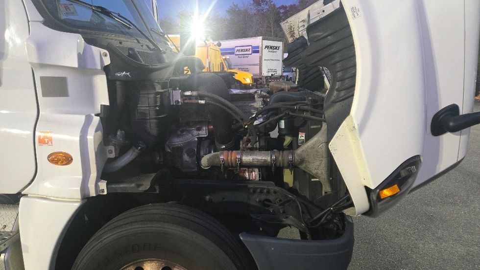 Day Cab Tractor-Heavy Duty Tractors-Freightliner-2019-Cascadia 12542ST-Fitchburg-MA-156,707\n\t\tmiles-$ 41,750 - Image 15