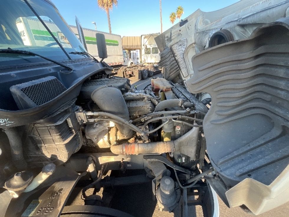 Day Cab Tractor-Heavy Duty Tractors-Freightliner-2019-Cascadia 12542ST-Fontana-CA-221,522\n\t\tmiles-$ 50,750 - Image 15