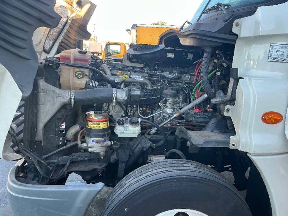 Day Cab Tractor-Heavy Duty Tractors-Freightliner-2019-Cascadia 12542ST-Fontana-CA-244,166\n\t\tmiles-$ 48,000 - Image 16