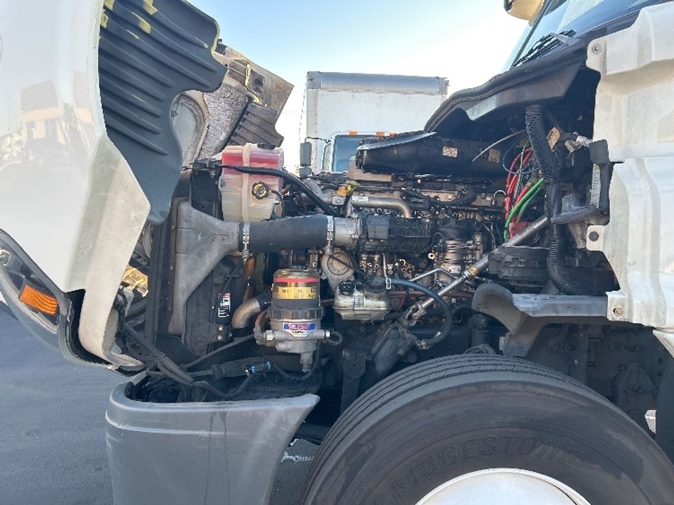 Day Cab Tractor-Heavy Duty Tractors-Freightliner-2019-Cascadia 12542ST-Fontana-CA-250,087\n\t\tmiles-$ 47,750 - Image 16