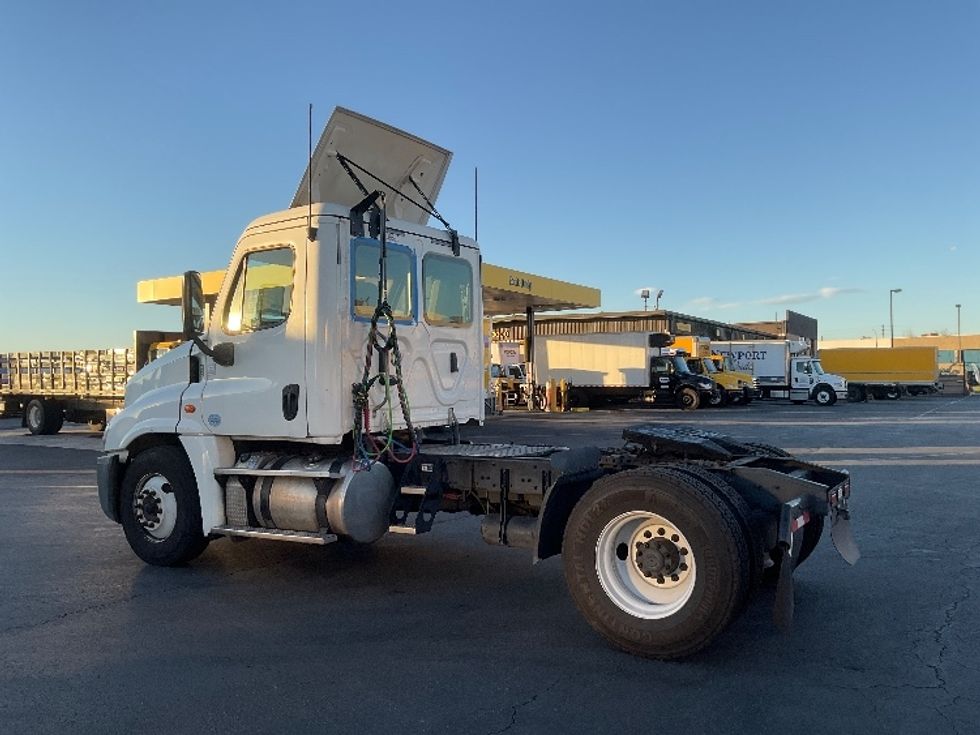 Day Cab Tractor-Heavy Duty Tractors-Freightliner-2019-Cascadia 12542ST-Fontana-CA-314,502\n\t\tmiles-$ 40,500 - Image 5