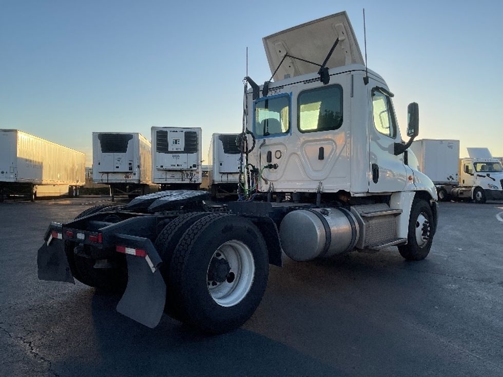 Day Cab Tractor-Heavy Duty Tractors-Freightliner-2019-Cascadia 12542ST-Fontana-CA-314,502\n\t\tmiles-$ 40,500 - Image 7