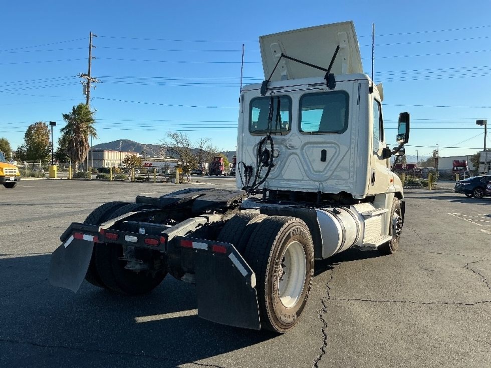 Day Cab Tractor-Heavy Duty Tractors-Freightliner-2019-Cascadia 12542ST-Fontana-CA-408,222\n\t\tmiles-$ 36,750 - Image 7