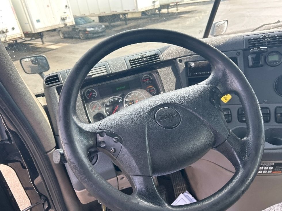 Day Cab Tractor-Heavy Duty Tractors-Freightliner-2019-Cascadia 12542ST-Fort Wayne-IN-429,800\n\t\tmiles-$ 26,250 - Image 11