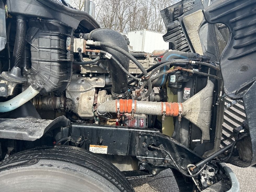 Day Cab Tractor-Heavy Duty Tractors-Freightliner-2019-Cascadia 12542ST-Fort Wayne-IN-429,800\n\t\tmiles-$ 26,250 - Image 15