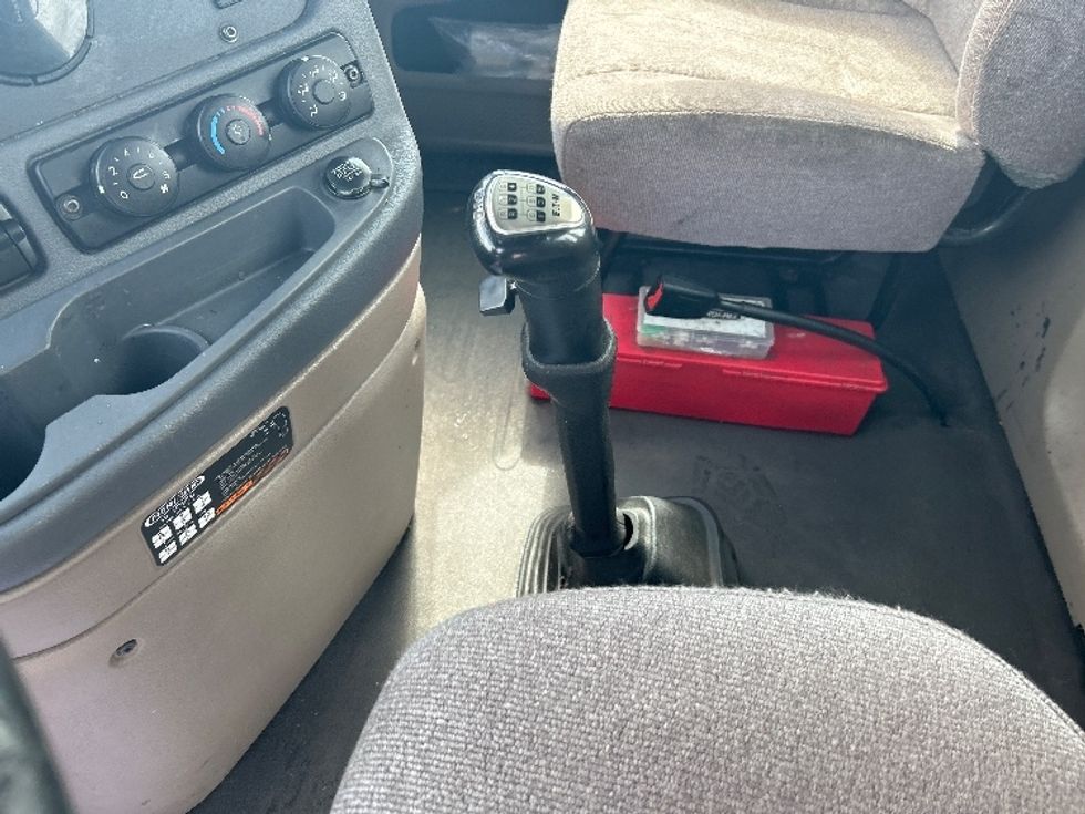 Day Cab Tractor-Heavy Duty Tractors-Freightliner-2019-Cascadia 12542ST-Fort Wayne-IN-429,800\n\t\tmiles-$ 26,250 - Image 17