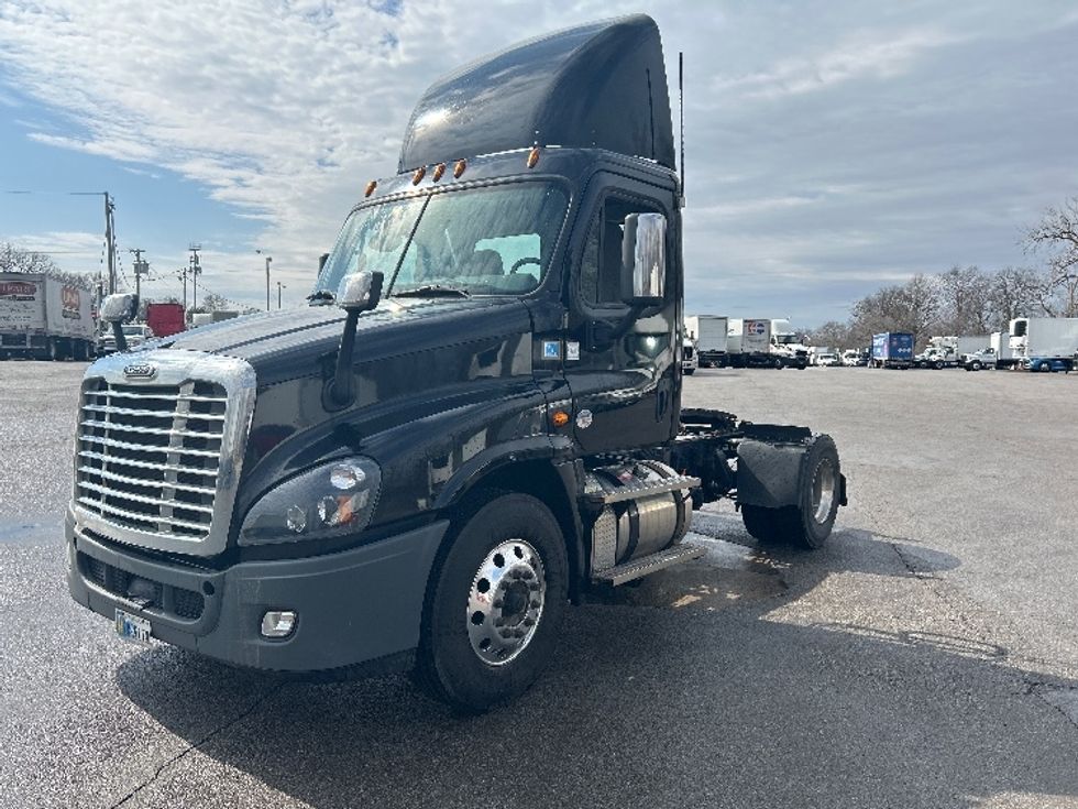 Day Cab Tractor-Heavy Duty Tractors-Freightliner-2019-Cascadia 12542ST-Fort Wayne-IN-429,800\n\t\tmiles-$ 26,250 - Image 3