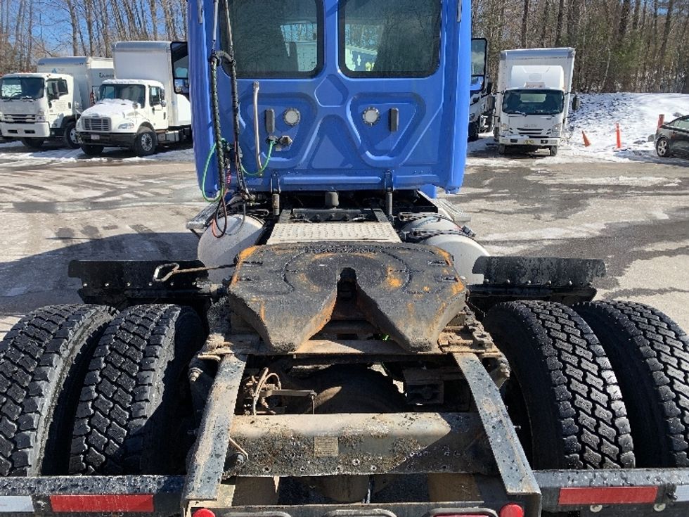 Day Cab Tractor-Heavy Duty Tractors-Freightliner-2019-Cascadia 12542ST-Franklin-MA-294,904\n\t\tmiles-$ 39,500 - Image 6