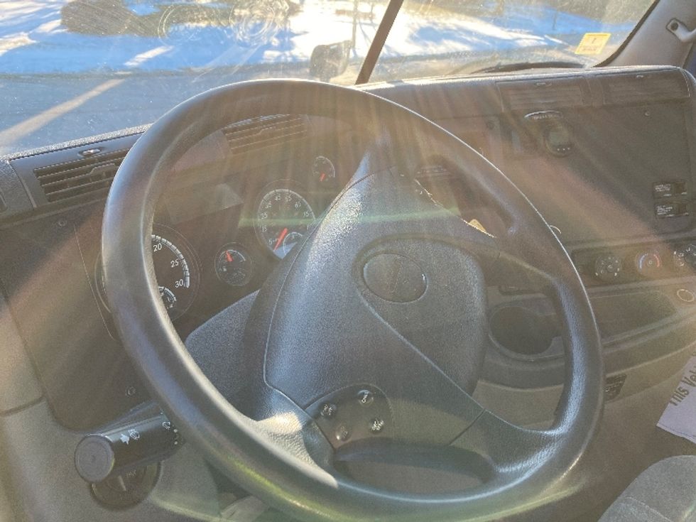 Day Cab Tractor-Heavy Duty Tractors-Freightliner-2019-Cascadia 12542ST-Franklin-MA-311,149\n\t\tmiles-$ 40,500 - Image 10