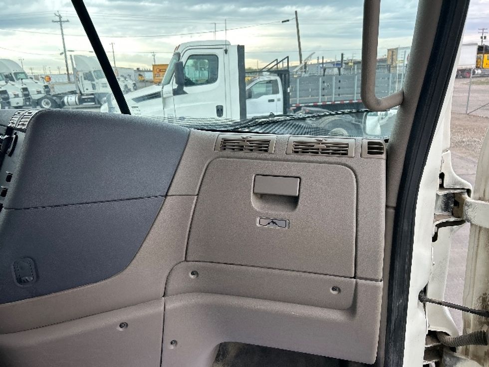 Day Cab Tractor-Heavy Duty Tractors-Freightliner-2019-Cascadia 12542ST-Fresno-CA-32,499\n\t\tmiles-$ 40,500 - Image 13