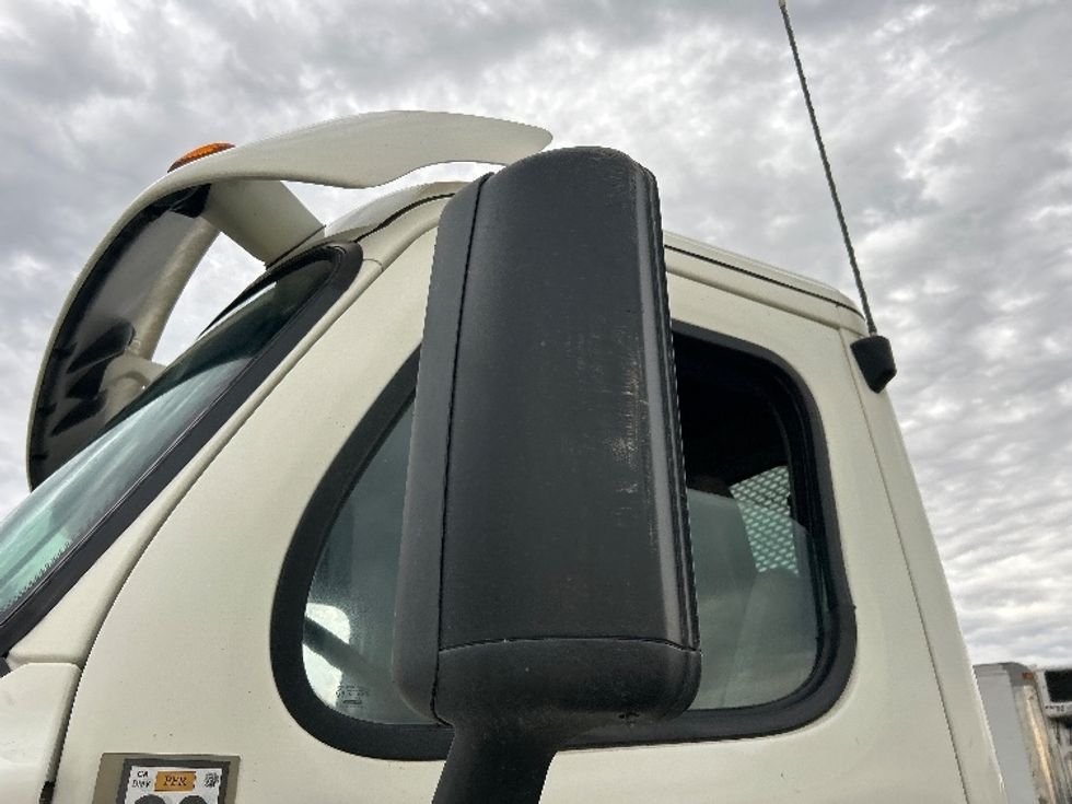 Day Cab Tractor-Heavy Duty Tractors-Freightliner-2019-Cascadia 12542ST-Fresno-CA-32,499\n\t\tmiles-$ 40,500 - Image 19