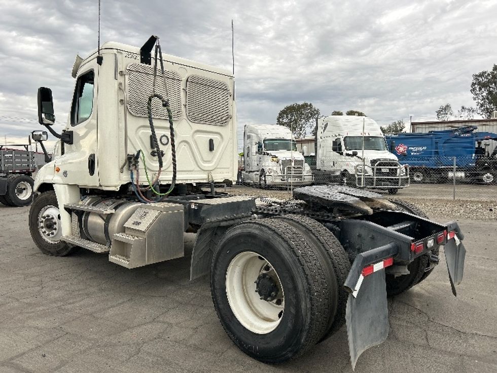 Day Cab Tractor-Heavy Duty Tractors-Freightliner-2019-Cascadia 12542ST-Fresno-CA-32,499\n\t\tmiles-$ 40,500 - Image 5