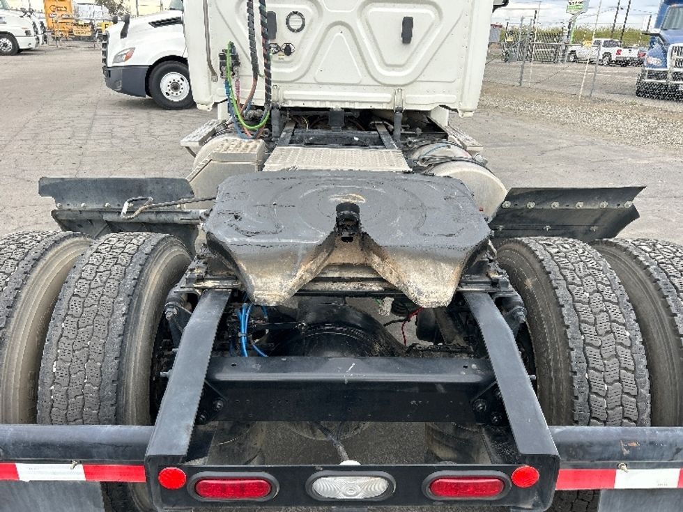Day Cab Tractor-Heavy Duty Tractors-Freightliner-2019-Cascadia 12542ST-Fresno-CA-32,499\n\t\tmiles-$ 40,500 - Image 6